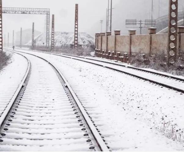 冬天已到，雨雪天氣增多，應(yīng)該怎么做才能防止凈化板發(fā)潮？